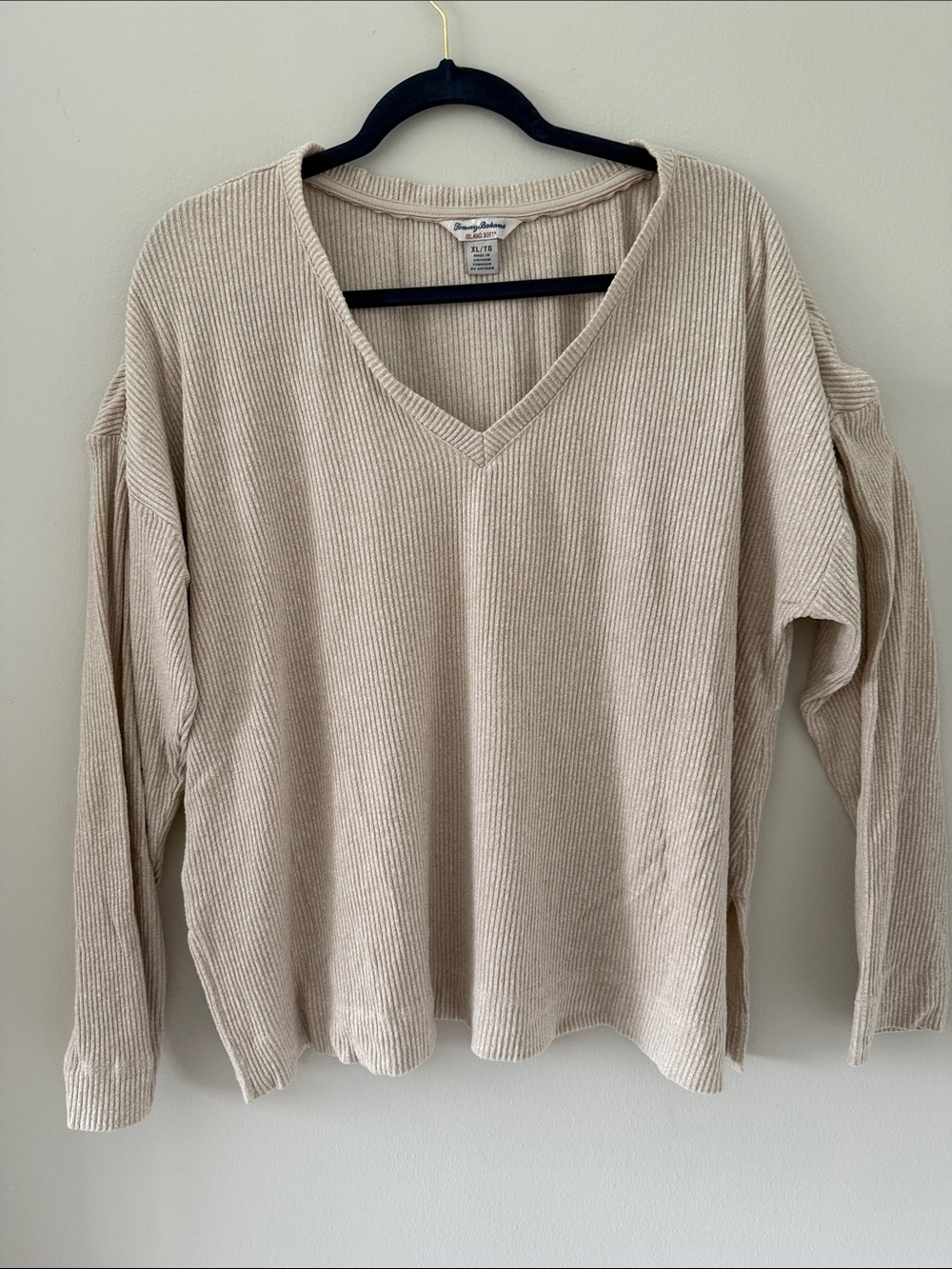 Tommy Bahama Women's Beige V-Neck Ribbed Sweater